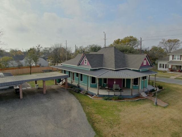 312 W 8th Street, Ferris, TX 75125