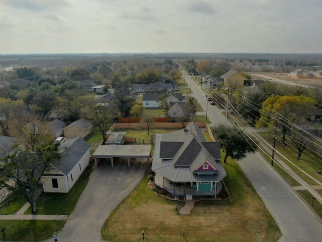 312 W 8th Street, Ferris, TX 75125