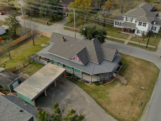 312 W 8th Street, Ferris, TX 75125