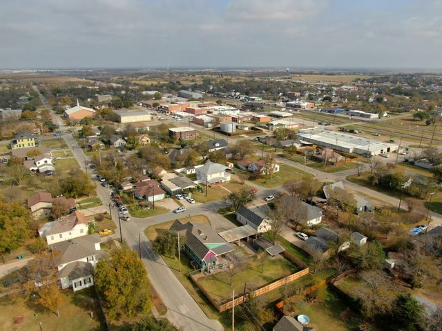 312 W 8th Street, Ferris, TX 75125