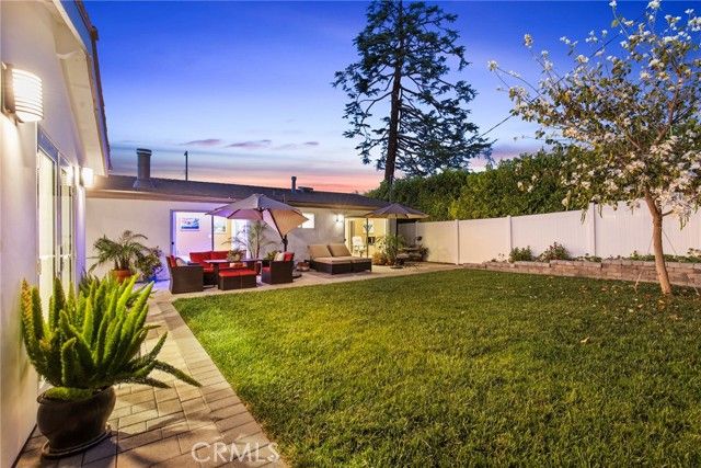 20516 Aetna Street, Woodland Hills (los Angeles), CA 91367