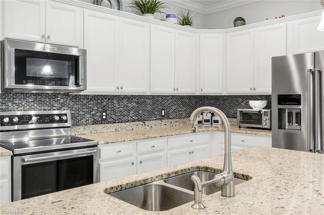 4244 Raffia Palm CIR, Naples, FL 34119