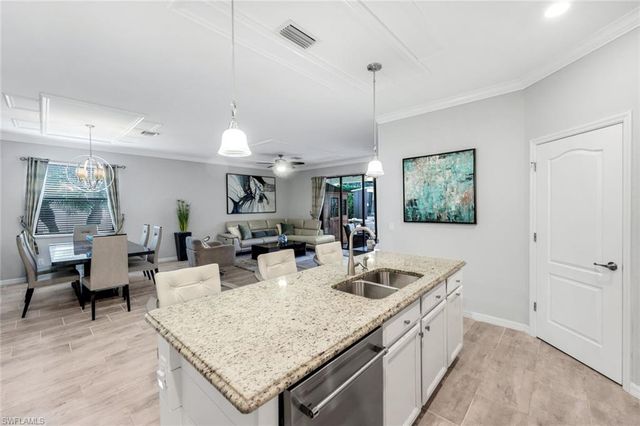 4244 Raffia Palm CIR, Naples, FL 34119