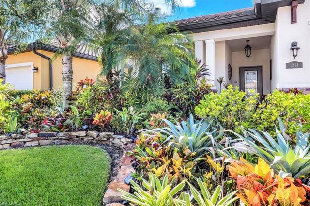 4244 Raffia Palm CIR, Naples, FL 34119