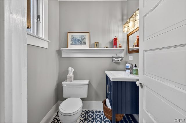 37 East Street, Skaneateles, NY 13152