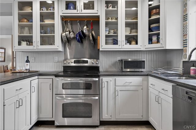 37 East Street, Skaneateles, NY 13152