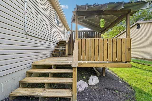 971 Ridenour Road, Gahanna, OH 43230