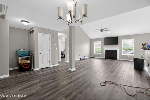 17512 Stallion Way, Louisville, KY 40245