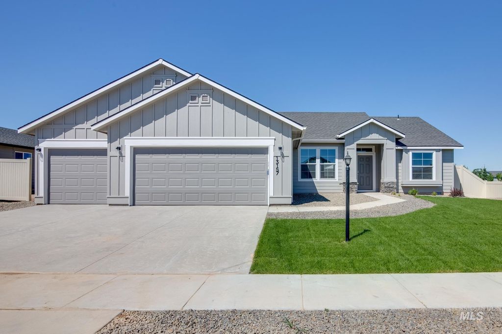 980 Morrow St, Mountain Home, ID 83647