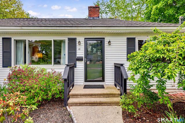 16 Ridgeland Circle, Wallingford, CT 06492