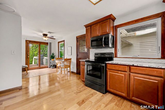 16 Ridgeland Circle, Wallingford, CT 06492