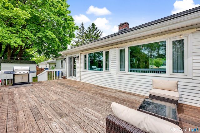 16 Ridgeland Circle, Wallingford, CT 06492