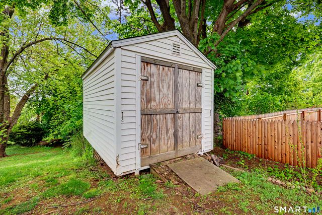 16 Ridgeland Circle, Wallingford, CT 06492