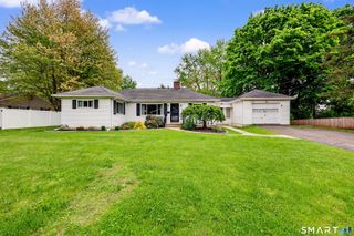 16 Ridgeland Circle, Wallingford, CT 06492
