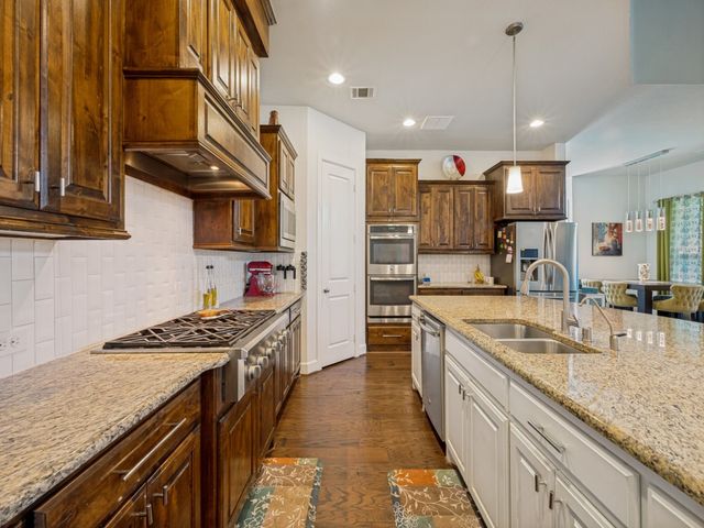 415 Dry Canyon Drive, Frisco, TX 75036