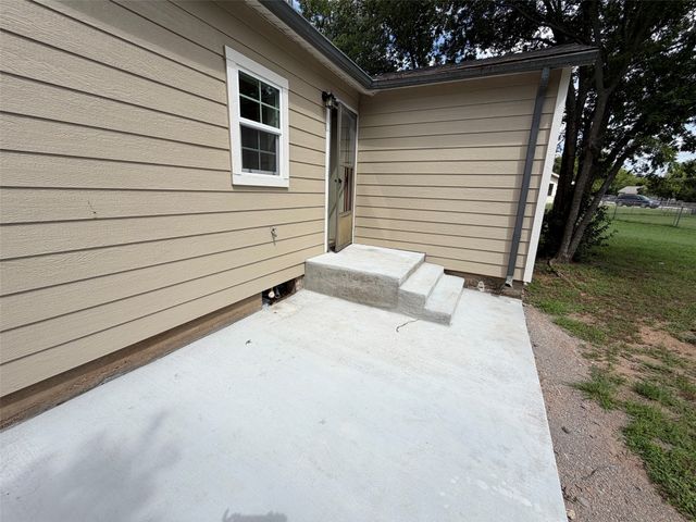 1114 Thorpe Springs Road, Granbury, TX 76048