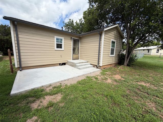 1114 Thorpe Springs Road, Granbury, TX 76048