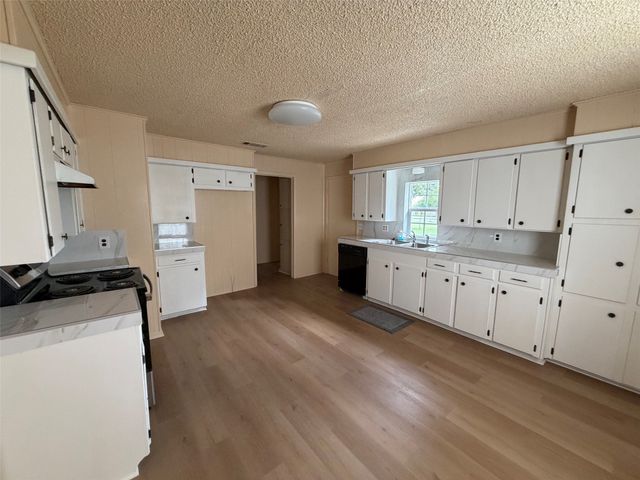 1114 Thorpe Springs Road, Granbury, TX 76048