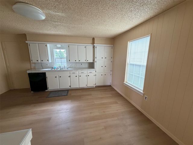 1114 Thorpe Springs Road, Granbury, TX 76048