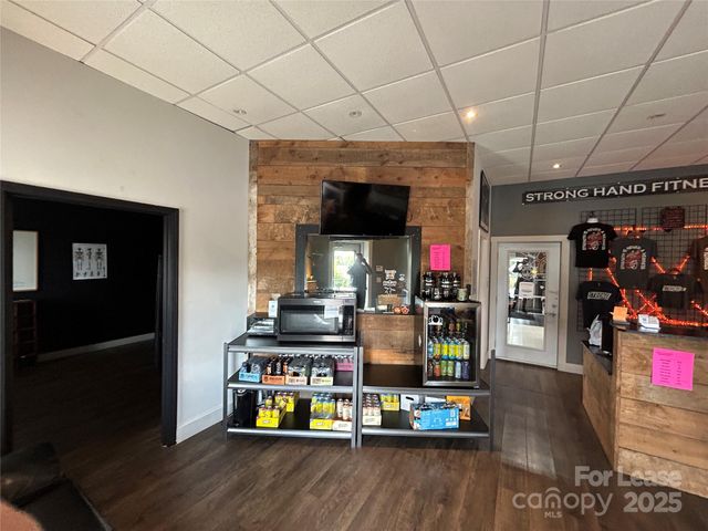 713 Ray Avenue, Hendersonville, NC 28792