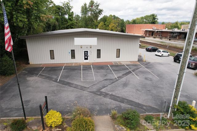 713 Ray Avenue, Hendersonville, NC 28792