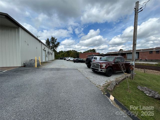 713 Ray Avenue, Hendersonville, NC 28792