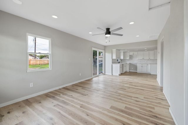 1175 W Maple Street, Exeter, CA 93221