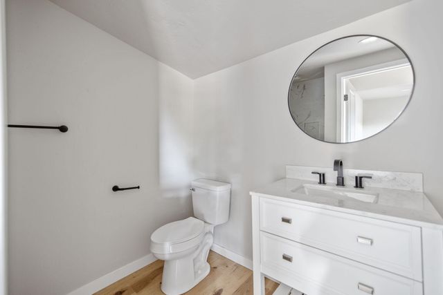 1175 W Maple Street, Exeter, CA 93221