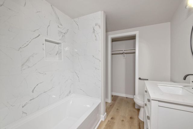 1175 W Maple Street, Exeter, CA 93221