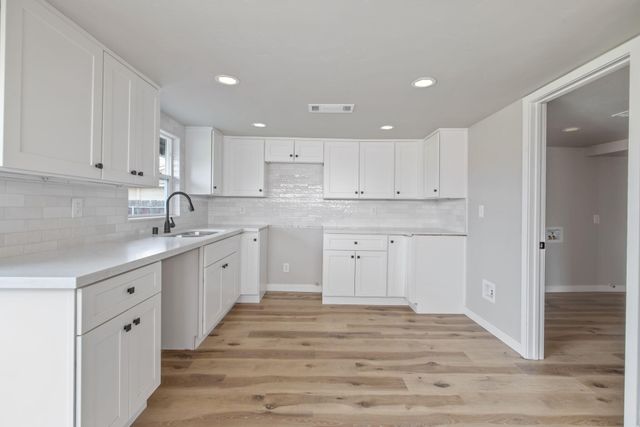 1175 W Maple Street, Exeter, CA 93221