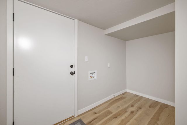 1175 W Maple Street, Exeter, CA 93221