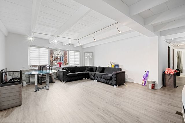 1960 W Hood Avenue 2C, Chicago, IL 60660