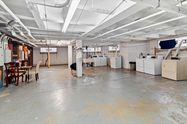 1960 W Hood Avenue 2C, Chicago, IL 60660