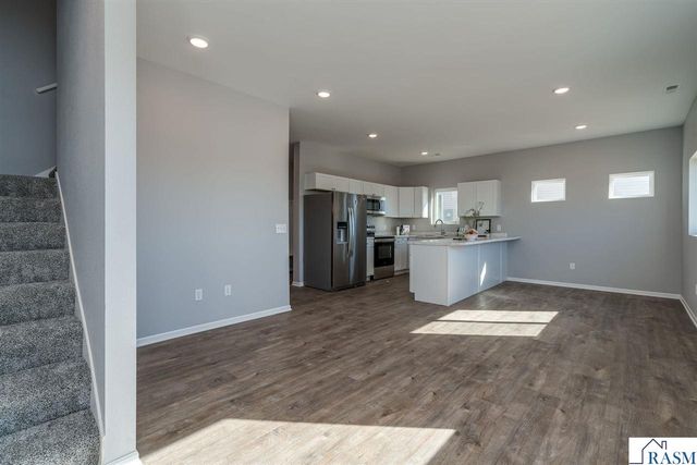 3129 & 3131 Noble Drive, Mankato, MN 56003