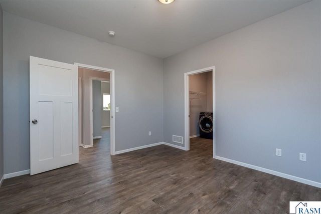 3129 & 3131 Noble Drive, Mankato, MN 56003