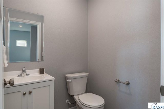 3129 & 3131 Noble Drive, Mankato, MN 56003