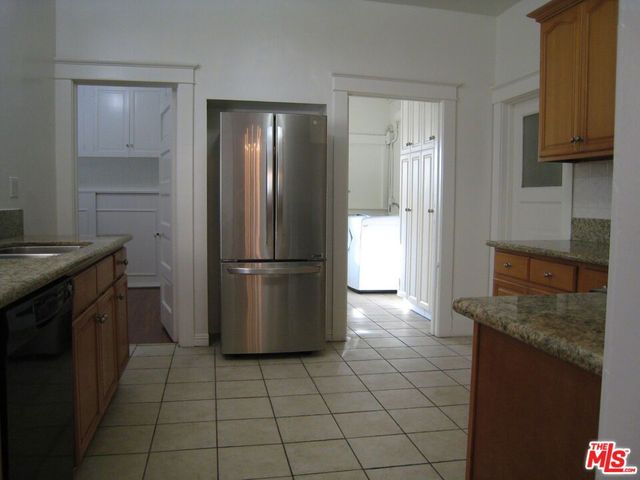 153 S Gramercy Place, Los Angeles, CA 90004
