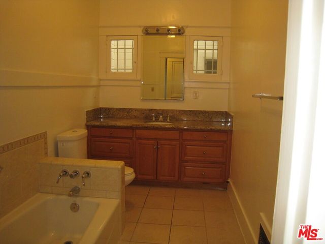 153 S Gramercy Place, Los Angeles, CA 90004