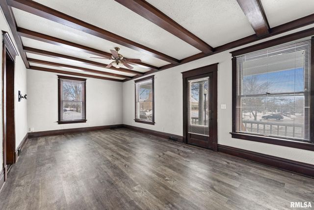 2036 N MAIN Street, Davenport, IA 52803