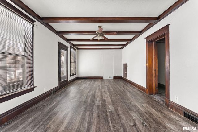 2036 N MAIN Street, Davenport, IA 52803