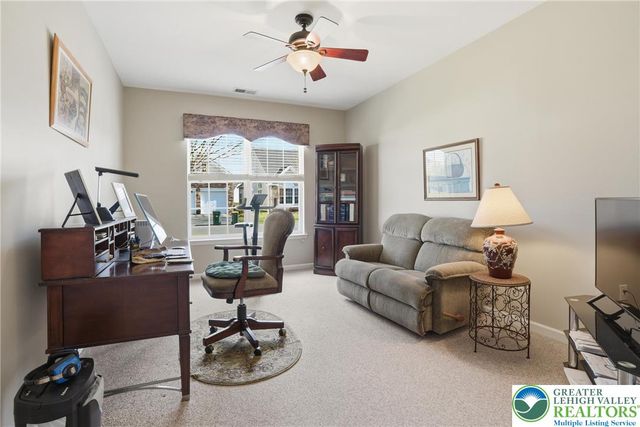 1944 Kingsview Road, Lower Macungie Twp, PA 18062