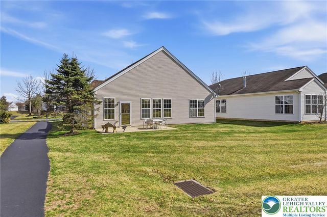 1944 Kingsview Road, Lower Macungie Twp, PA 18062