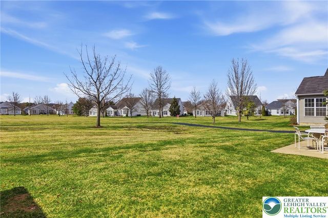 1944 Kingsview Road, Lower Macungie Twp, PA 18062