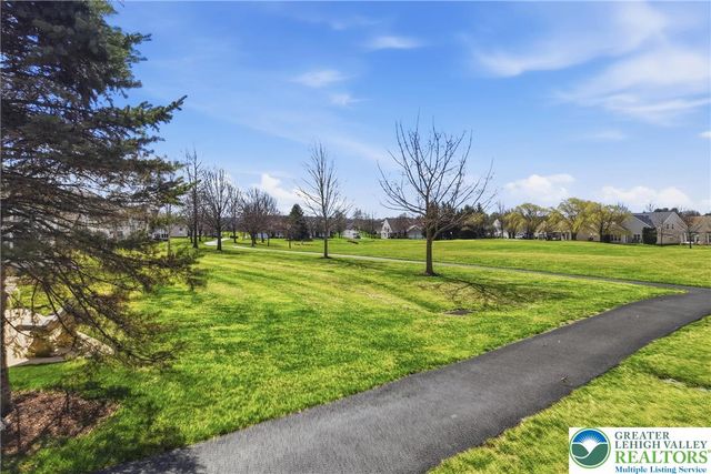 1944 Kingsview Road, Lower Macungie Twp, PA 18062