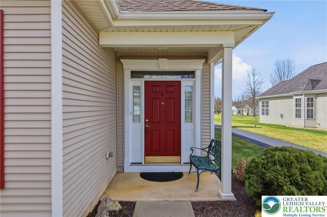 1944 Kingsview Road, Lower Macungie Twp, PA 18062