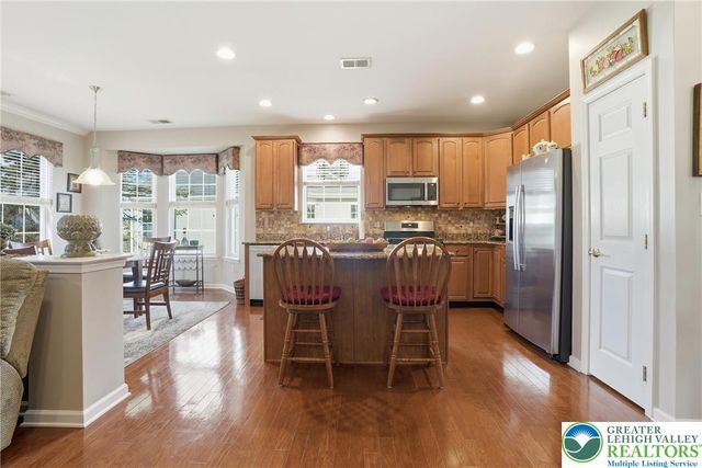 1944 Kingsview Road, Lower Macungie Twp, PA 18062