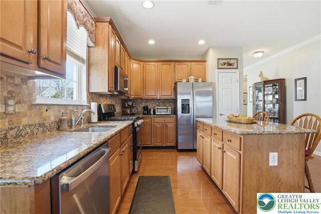 1944 Kingsview Road, Lower Macungie Twp, PA 18062