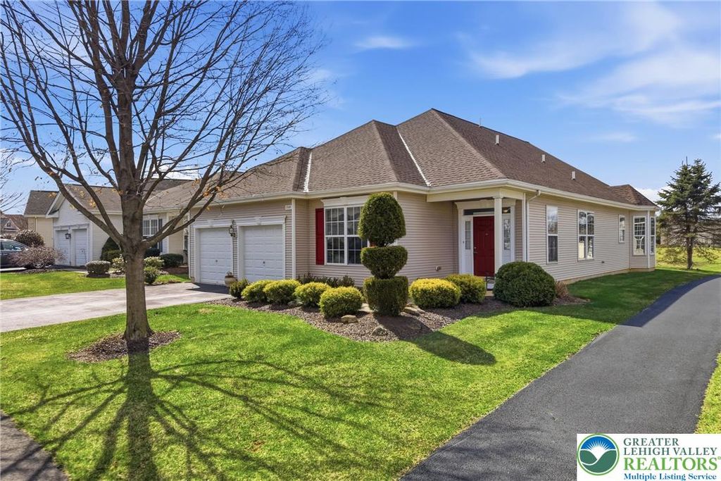 1944 Kingsview Road, Lower Macungie Twp, PA 18062