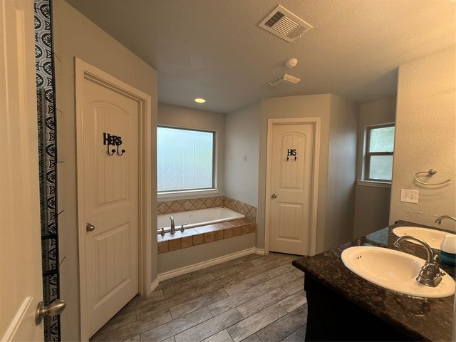 3810 Pine Circle, Granbury, TX 76048