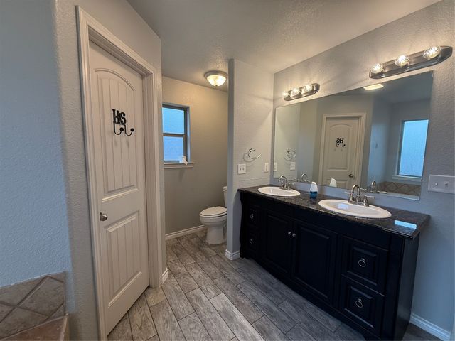 3810 Pine Circle, Granbury, TX 76048